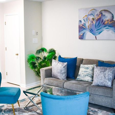 Serene Condo W/ Led Lights In Heart Of ローリー エクステリア 写真